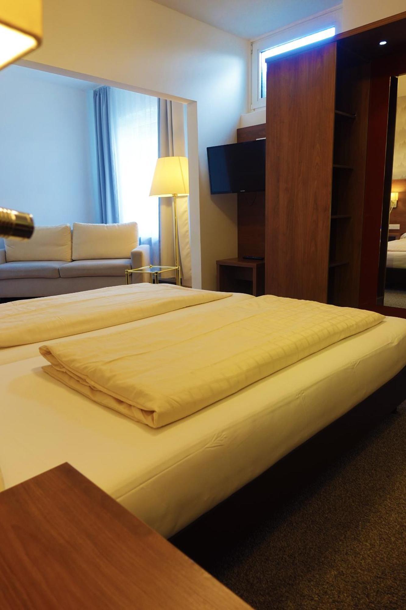 Hotel Berghof Wasserkuppe & Gaestehaus Fuldaquelle Gersfeld Room photo